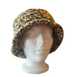 Betmar Fleece Bucket Hat; Cheetah Print; Vintage Style